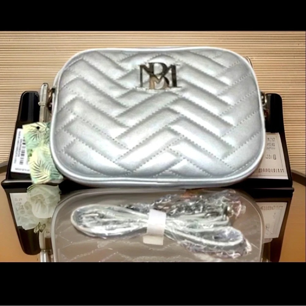 Badgley Mischka Quilted Camera Bag W/Slip Pocket On The Back Metallic Gray NWT